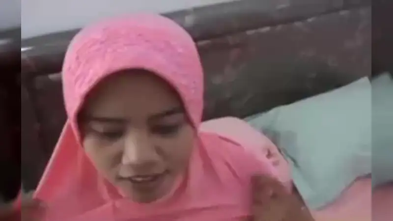 Video Bokep Streaming Cewek Jilbab Pink Ngentot – Nonton Bokep Indo Terbaru Viral