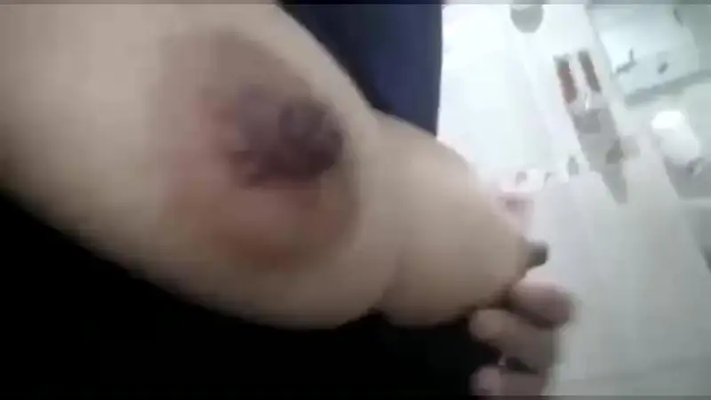 Video Mama Angkat Pelintir Pentil Yang Toge – Nonton Bokep Indo Terbaru Viral