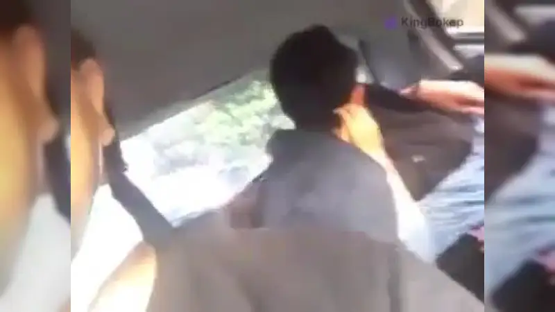 Video Scandal Abg Ciuman Di Mobil Grab – Nonton Bokep Indo Terbaru Viral