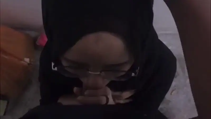 Bokep Hijab Sepong Ayang Di Parkiran – Nonton Bokep Indo Terbaru Viral