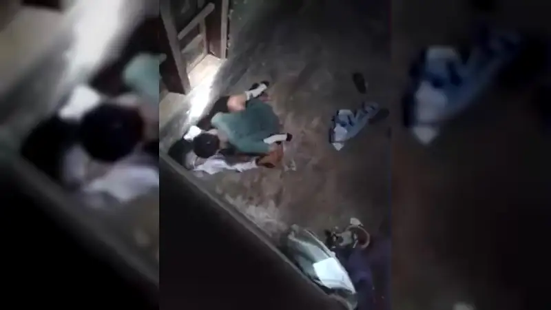 Video Intip ABG SMA Mesum di Rumah Kosong – Nonton Bokep Indo Terbaru Viral