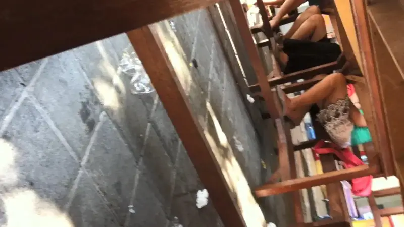 Bokep Ngintip Ngintip Di Kolong Meja Rumah Makan – Nonton Bokep Indo Terbaru Viral
