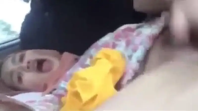 Jilbab Ga Kuat Sange Dalam Mobil – Nonton Bokep Indo Terbaru Viral
