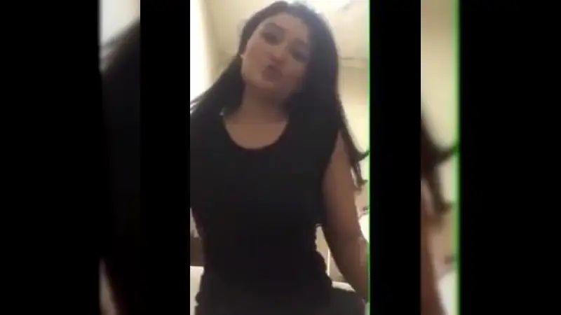 Cewek Cantik Memel Bugil Sambil Colmek – Nonton Bokep Indo Terbaru Viral