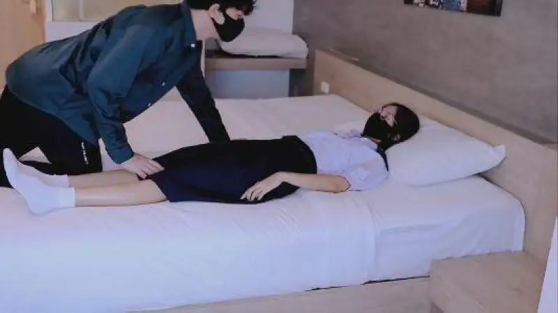 Pulang Sekolah Langsung Pergi Ke Hotel – Nonton Bokep Indo Terbaru Viral