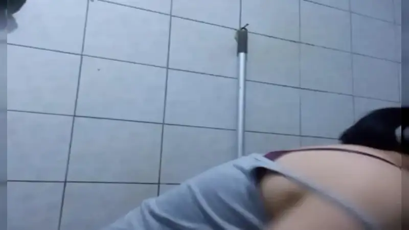 ABG Bugil Mandi Wajib Lapor Pacar 1 – Nonton Bokep Indo Terbaru Viral