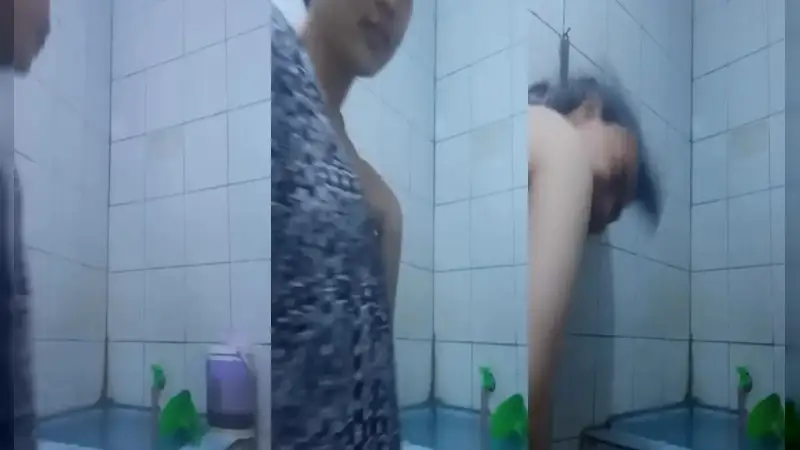ABG Bugil Mandi Wajib Lapor Pacar 3 – Nonton Bokep Indo Terbaru Viral