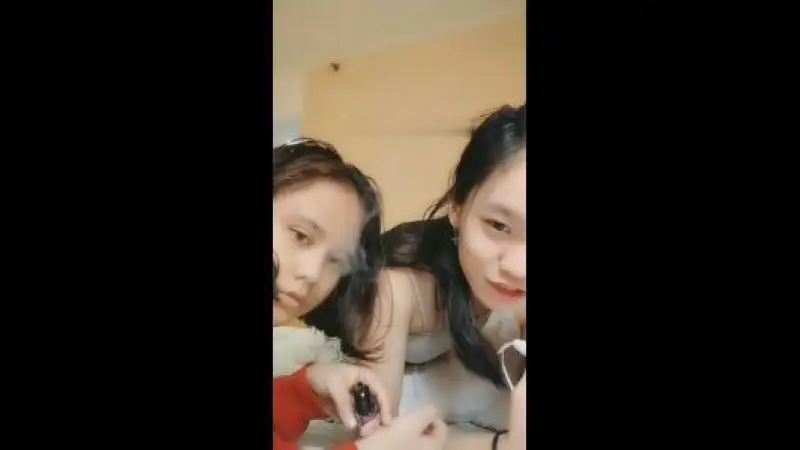 Cewek yg Lagi LDR Ngentot dengan Selingkuhan nya Sambil Live Bokep Hot – Nonton Bokep Indo Terbaru Viral