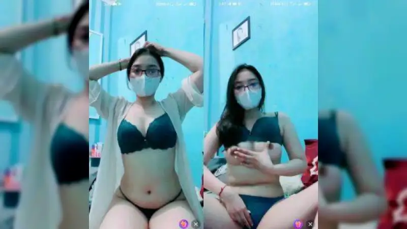 REAL! Julia Hot uting nenen bulat mulus – Nonton Bokep Indo Terbaru Viral