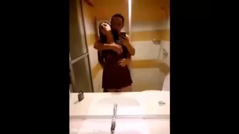 Video Tante Depan Kaca Kenikmatan – Nonton Bokep Indo Terbaru Viral