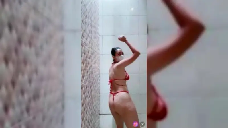 Kak Jenny nge-live Mandi – Nonton Bokep Indo Terbaru Viral
