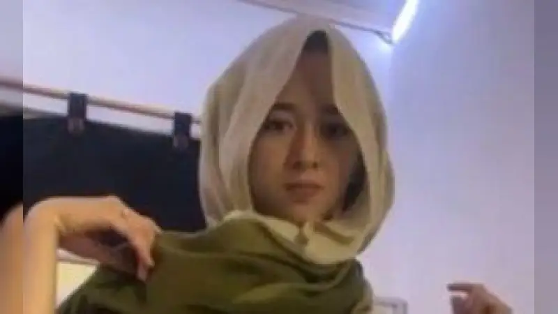 Cewek Hijab Cantik Live Ngentot Bareng Pacar – Nonton Bokep Indo Terbaru Viral